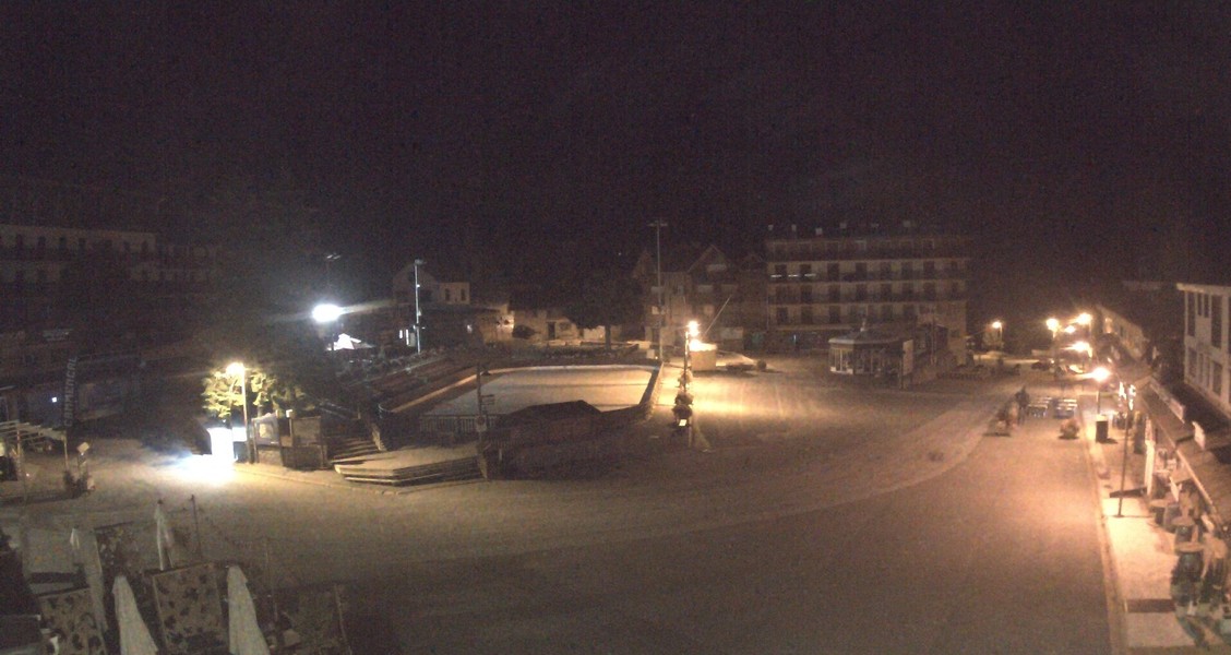 Auron webcam — Village